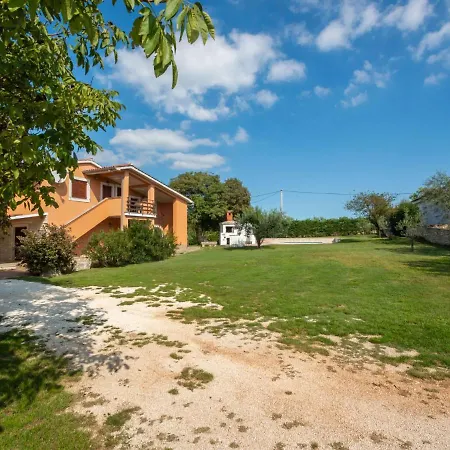 アパート Iva-2 By Interhome クルニカ